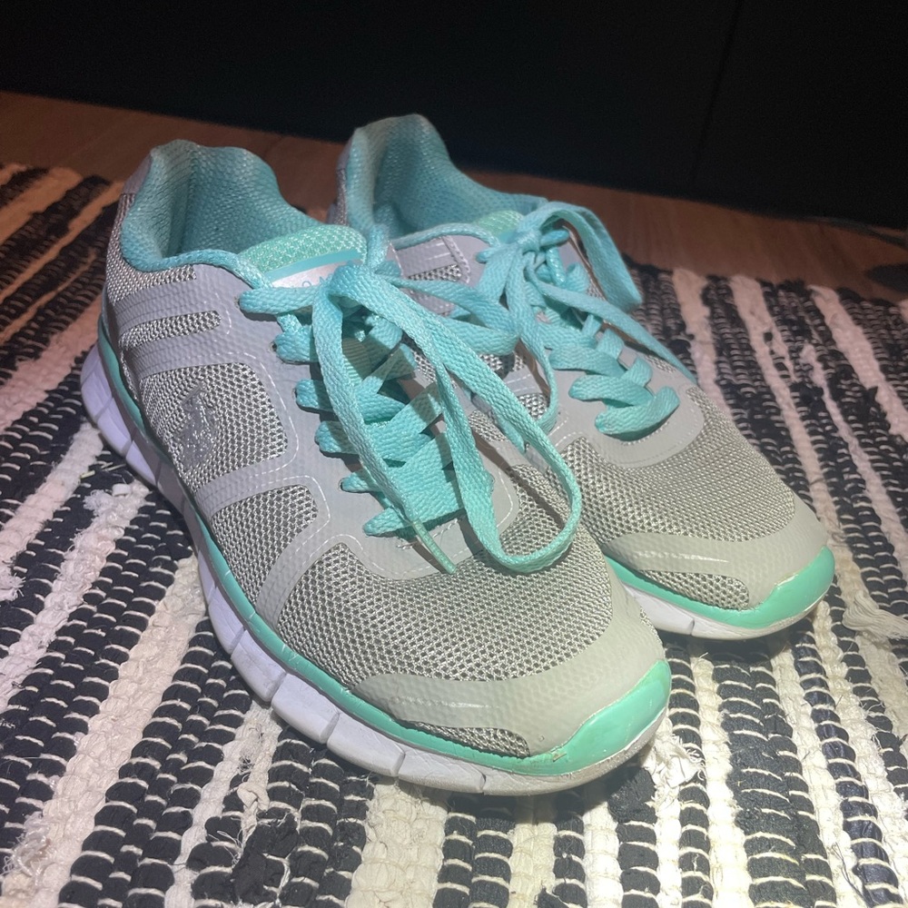 U.S Polo ASSN size 7 women’s shoes